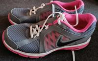 Nike Sneakers rosa/grau Gr 38,5 Hessen - Raunheim Vorschau