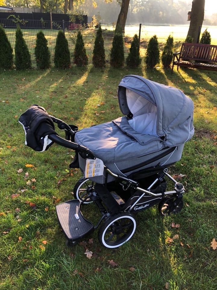 Emmaljunga Kinderwagen Edge Duo mit viel Zubehör in Kuddewörde