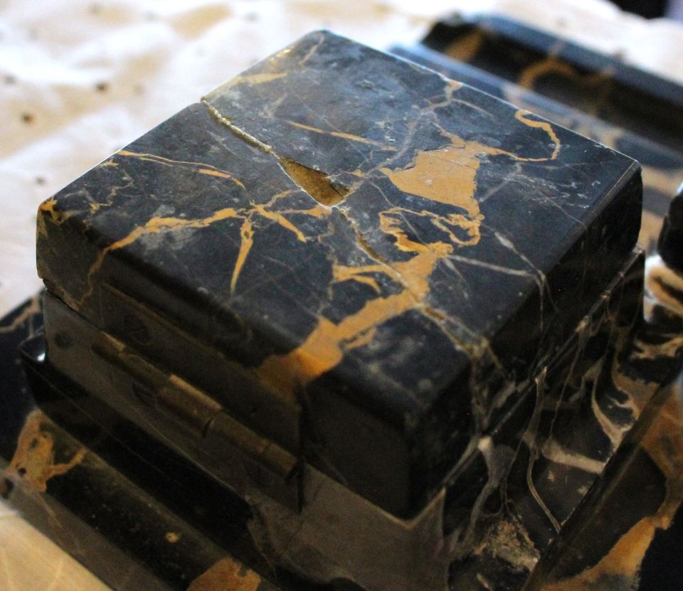 Antikes Schreibtisch-Set aus schwarzem Marmor in Oeversee