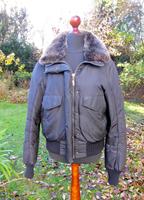 Peuterey Daunenjacke kurze Bomberjacke Damen ca. 38 - 40 Bayern - Stockdorf Vorschau