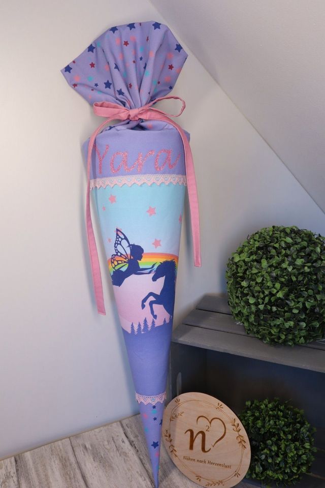 Schultüte Stoff Fee Pferd lila rosa Elfe personalisiert mit Namen in Baiersdorf