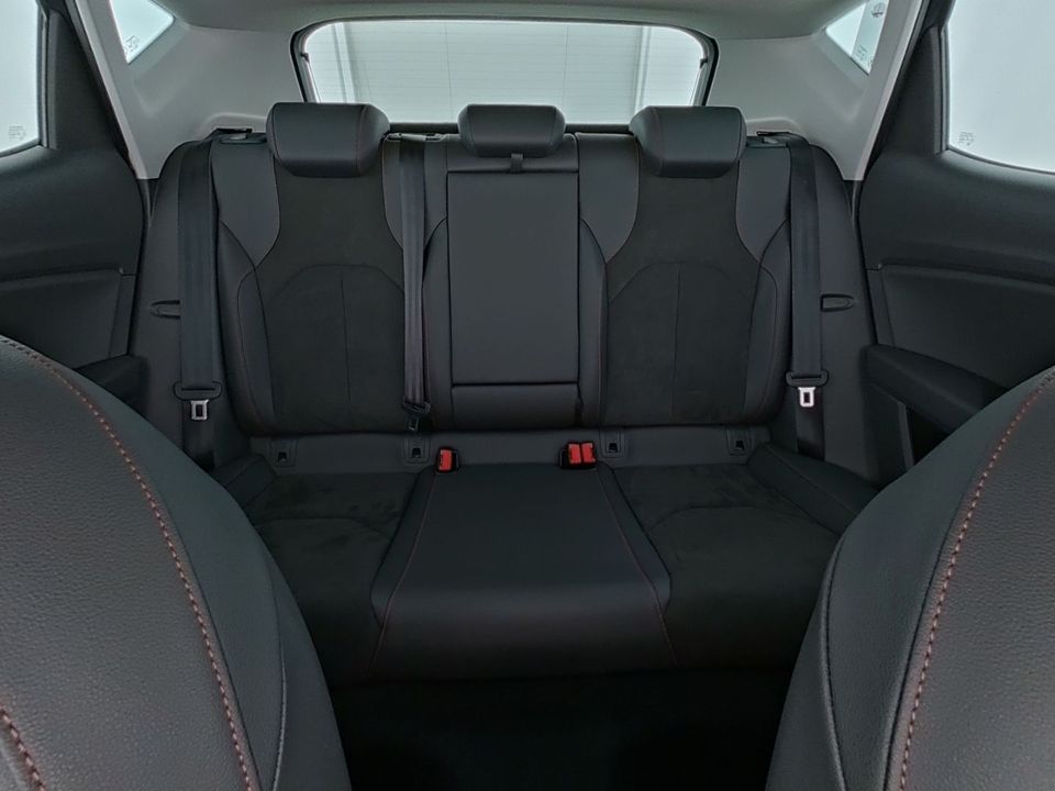 Seat Leon 2.0 TDI FR DSG +LED+Kamera+CarPlay+PDC+DAB in Düren
