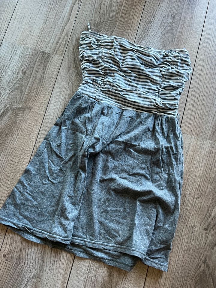 Damen Sommer Kleid Gr. S 36 trägerlos Tally Weijl Strandkleid in  Baden-Württemberg - Konstanz | eBay Kleinanzeigen ist jetzt Kleinanzeigen