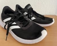 Adidas Sportschuhe Turnschuhe Sneakers Größe 42 3/4 Baden-Württemberg - Großerlach Vorschau