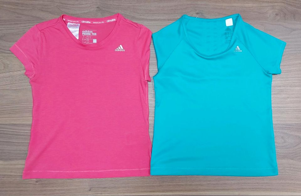 Adidas Sporthose + 2 Shirts Gr. 140 in Markt Schwaben