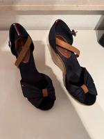 Tommy Hilfiger Keilabsatz Sandalen Gr. 38/39 Baden-Württemberg - Lehrensteinsfeld Vorschau