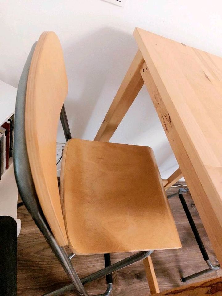 Hochtisch Bartisch mit zwei Stühlen, "Björkudden" von Ikea in Berlin