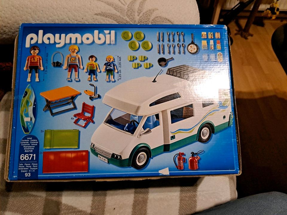 Gr. Playmobil Wohnmobil m.viel Zubehör,neuwertig in Waldalgesheim