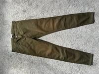 Grüne Hose dehnbar Bershka khaki M 40 Nordrhein-Westfalen - Krefeld Vorschau