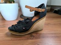 Tommy Hilfiger Pumps Keilabsatz Berlin - Treptow Vorschau