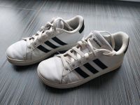 Sneaker für Kinder lvon Adidas in Größe 35,5 Bayern - Waltenhofen Vorschau