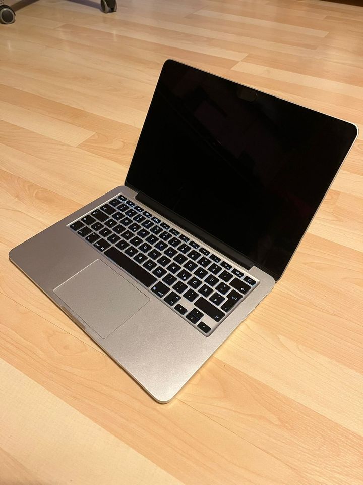 MacBook Pro (Retina 13 Zoll, Anfang 2015) i5 256gb 8gb RAM in Mögglingen