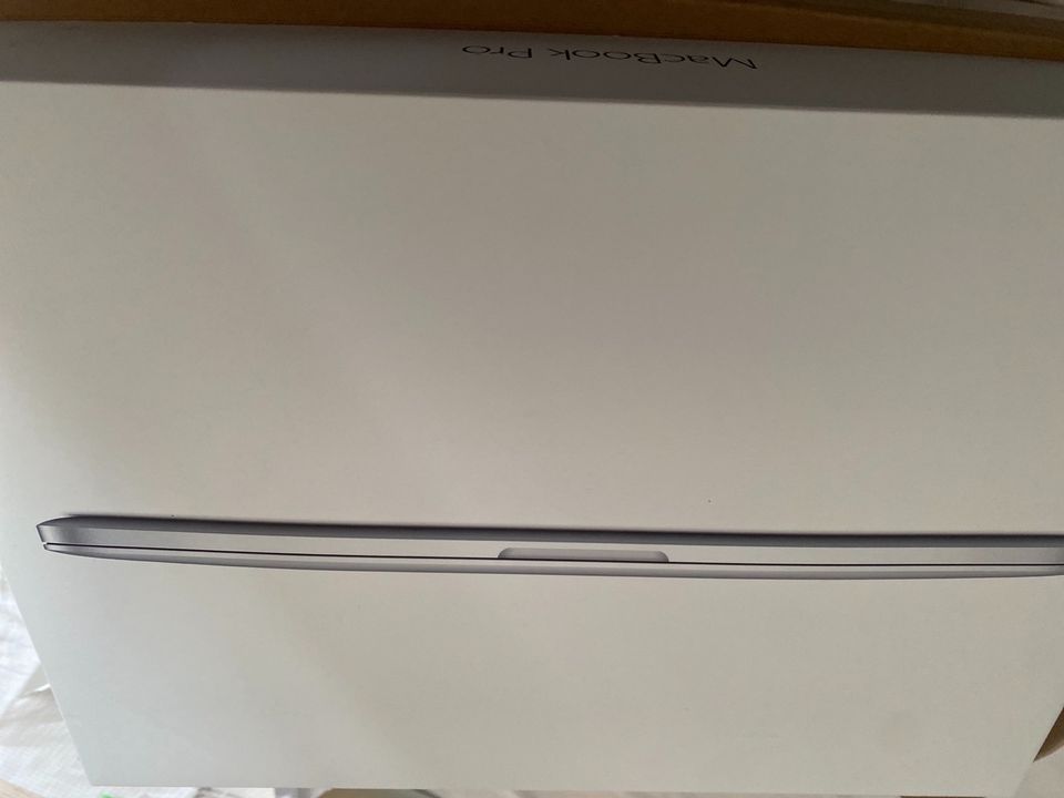 MacBook Pro, 13,3 Zoll, Modell 2015, Intel, i5, 16GB RAM, 256 GB in Oberickelsheim