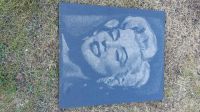 Schwarze Granit Bild - Hand Graviert von Marilyn Monroe Blumenthal - Farge Vorschau