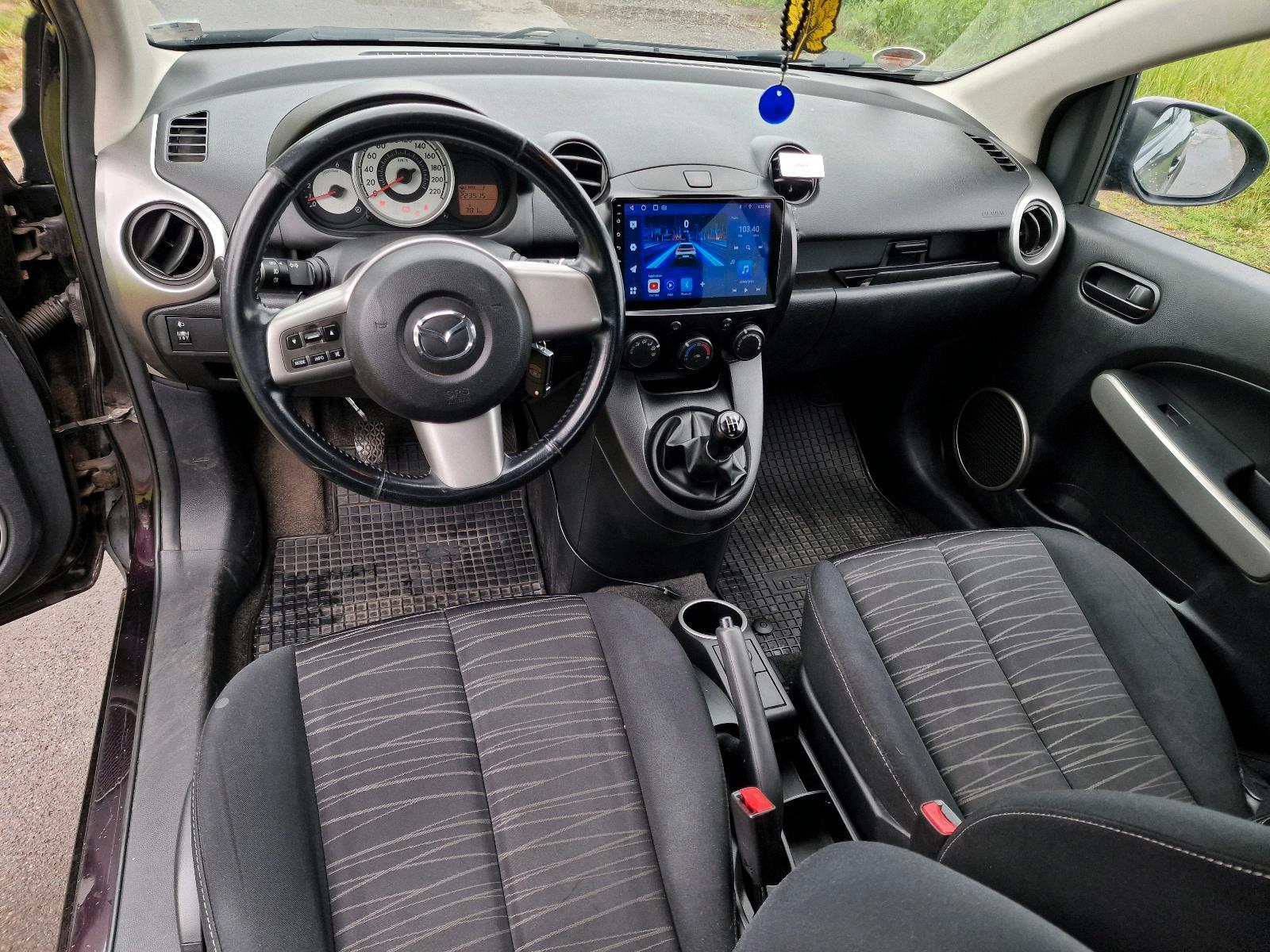 Abbildung des Autos Mazda 2 Navi