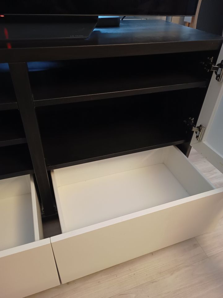 IKEA * TV-Schrank "Besta" - 120 cm breit in Stuttgart