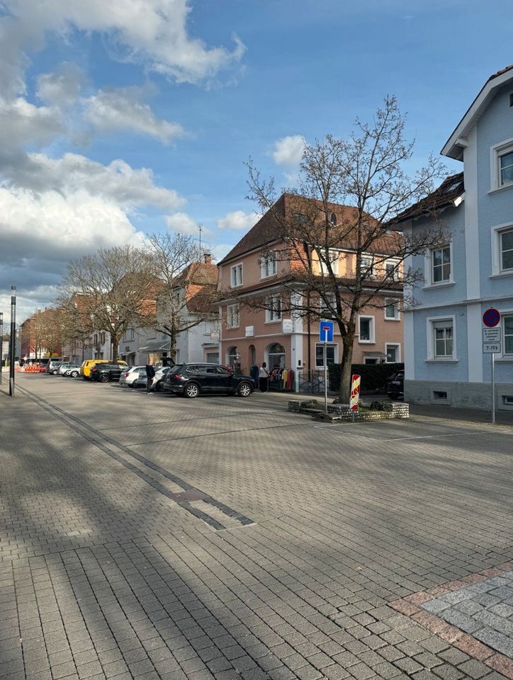 Bekleidungsgeschäft oder Frisur in der Stadtmitte gegen Ablöse in Singen