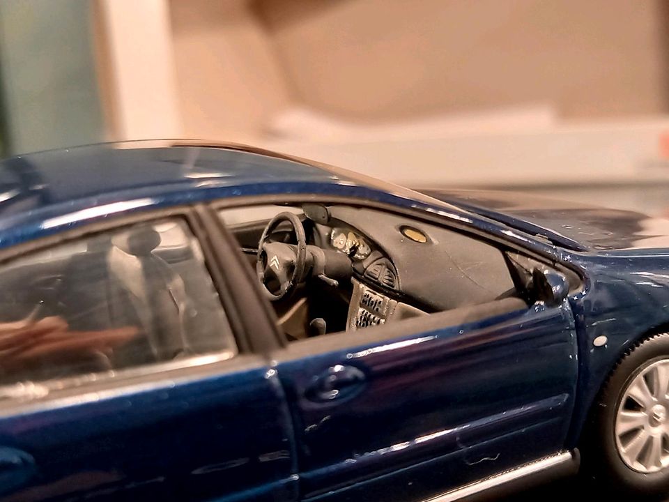 Citroën C5 I ph2 2004-2007 blau, grau, champagne 1/43 Norev in Aachen