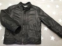 Schwarze Jacke Lederjacke von Zara Boys Gr. 98 gefüttert Niedersachsen - Barnstorf Vorschau