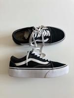 Vans Sneaker Turnschuhe schwarz weiß 38 off the wall old school Wandsbek - Hamburg Marienthal Vorschau