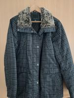 Damen Winterjacke Amisu Größe 42 Niedersachsen - Friesoythe Vorschau
