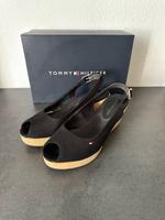 Original Tommy Hilfiger Sandalen in Gr 38 Hessen - Niestetal Vorschau