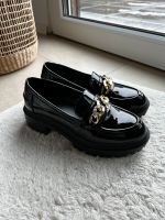 Loafer Slipper schwarz mit gold von even&odd Budapester Niedersachsen - Northeim Vorschau