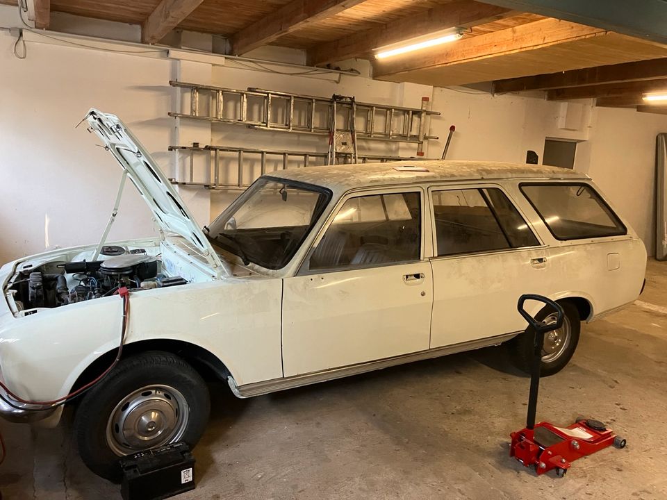 Peugeot 504 Kombi selten rostfrei in Hasloh