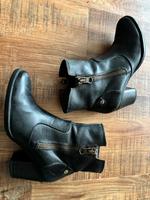 Schöne Vintage Stiefelette von Tamaris - Gr. 38 - schwarz Hessen - Münzenberg Vorschau