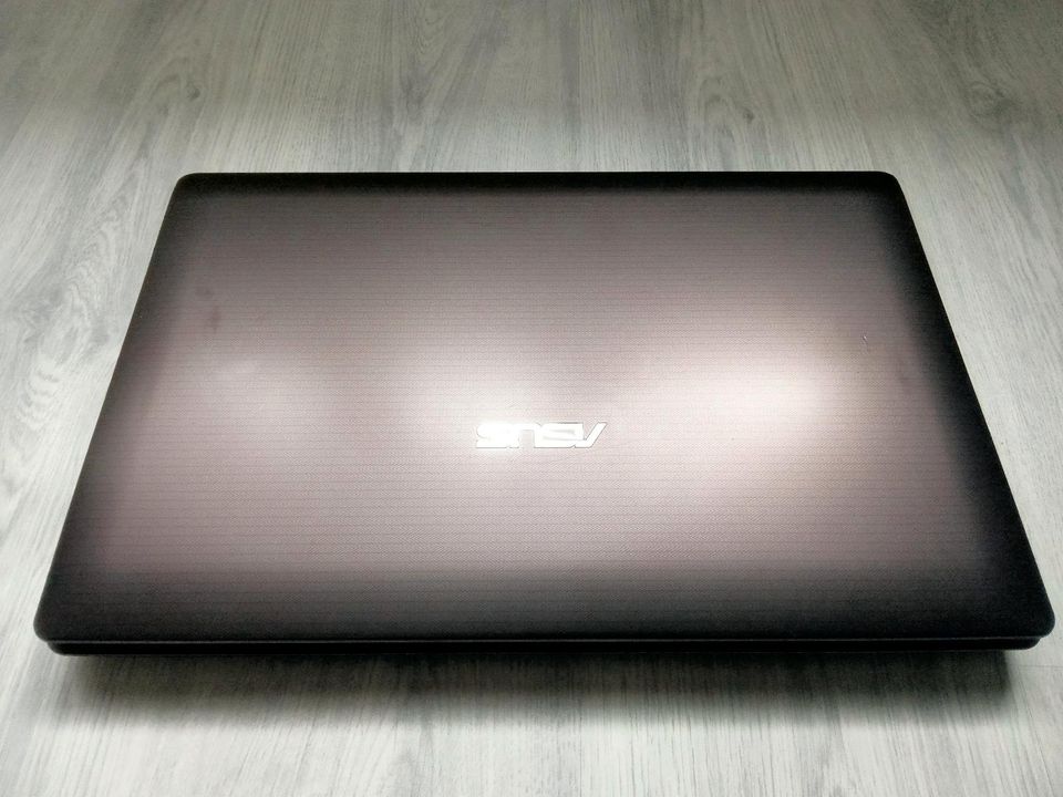 ASUS 17 Zoll zum Teilespender in Goch