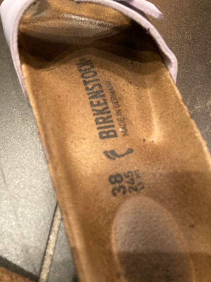 Birkenstock Lack / Flieder Gr 38 in Rodgau