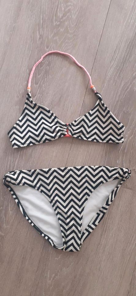 Bikinis h&m Gr. 146/152 und 158/164 in Merchweiler