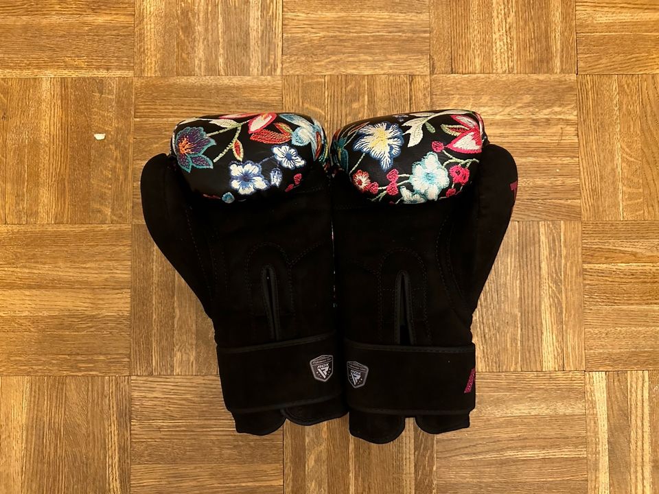 RDX Boxhandschuhe Frauen Damen Muay Thai Sparring 10 oz in Düsseldorf