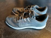 Sportschuhe NIKE Gr. 42 Nordrhein-Westfalen - Verl Vorschau