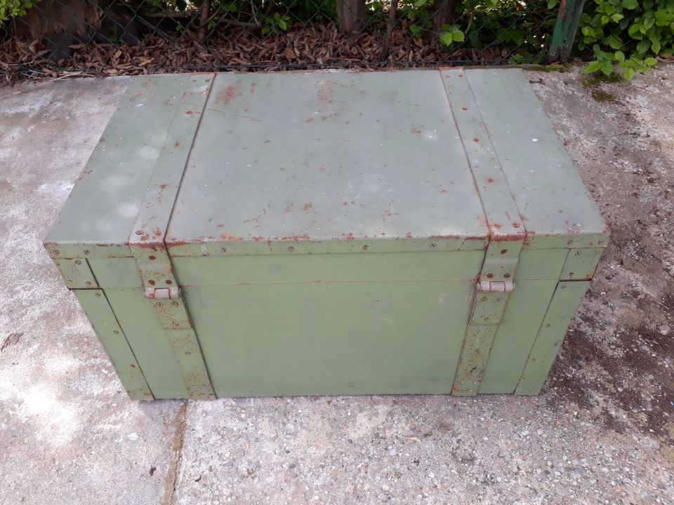 Holzkiste Truhe Werkzeugkiste Aufbewahrungsbox Kiste Antik in Altötting