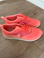 Nike Air Max Thea – Gr. 37,5 – Pink/Neon – Sehr guter Zustand Baden-Württemberg - Weil am Rhein Vorschau