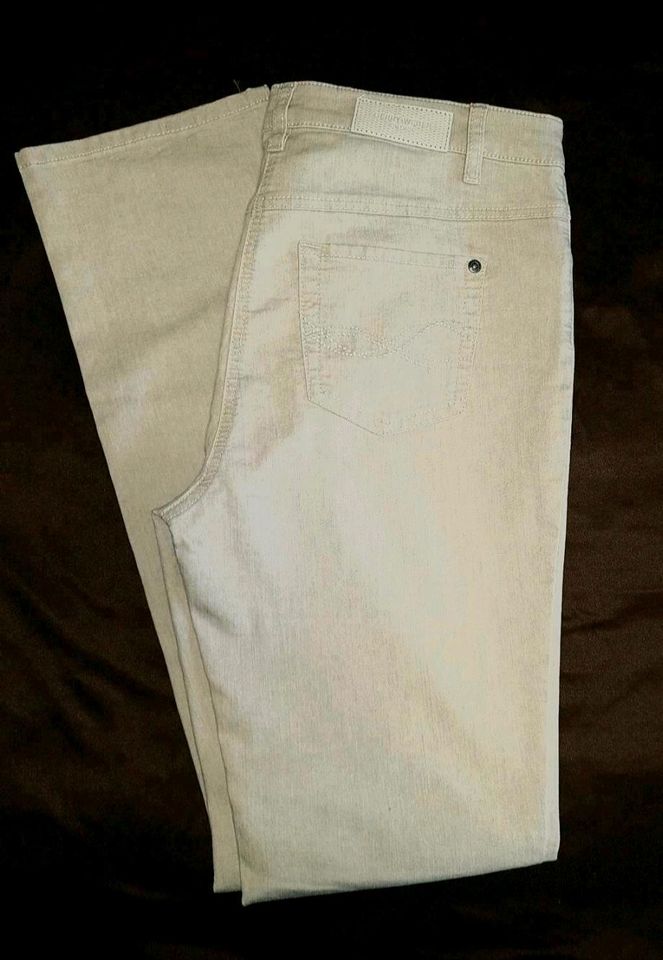 Neue Gerry Weber Jeans helllbeige Gr.40, L.110 cm schmal in Roth