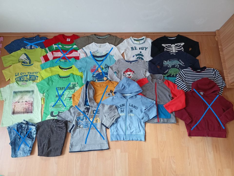Gr 104 Bekleidungspaket Jungen 25 Teile Pyjama Fleece Hemd Zara in Kiefersfelden