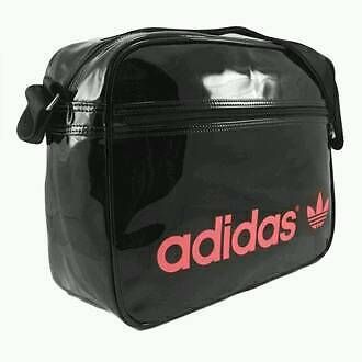 SUCHE Adidas Tasche Lack schwarz rosa pink in Niedersachsen - Helmstedt |  eBay Kleinanzeigen ist jetzt Kleinanzeigen