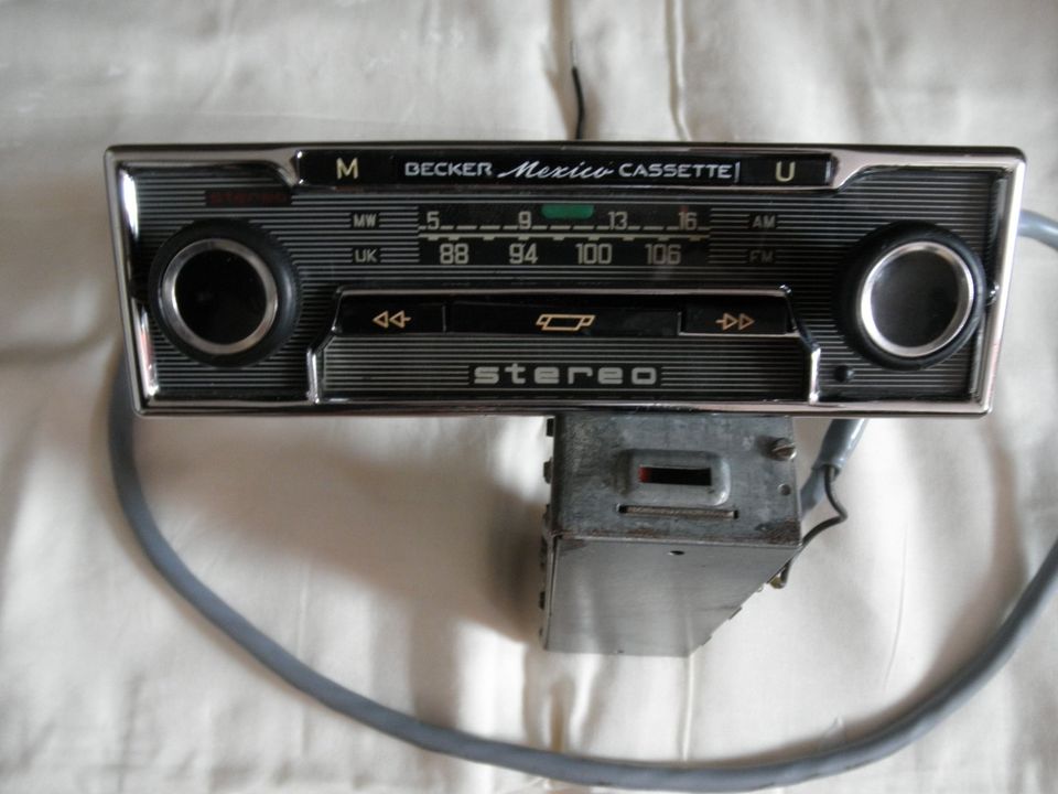 Becker Mexico voll Stereo mit Cassette, Mercedes Pagode überholt in Wolfertschwenden