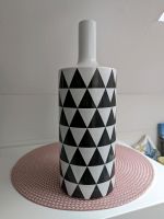 große Vase schwarz weiß Bodenvase Muster Zickzack Blumenvase Bayern - Lichtenfels Vorschau