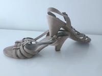 Ariane ◇ Sandalette TAUPE ◇ Absatz-Sandale ◇ Riemchensandalette Baden-Württemberg - Friedrichshafen Vorschau