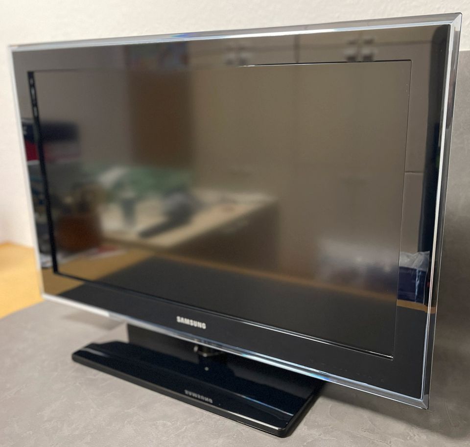 Samsung LE32D579K 32" Full-HD Fernseher/TV in sehr gutem Zustand in Bosau