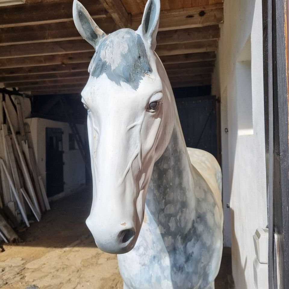 Pferd Figur Lebensgroß Arabisches Halbblut Fiberglas 210 x 250 cm in Eitorf