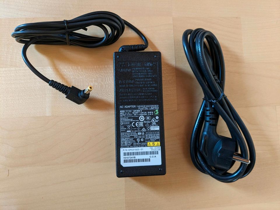 Fujitsu Limited AC Adapter / Netzteil ADP-80SB FMV-AC340 in Essing