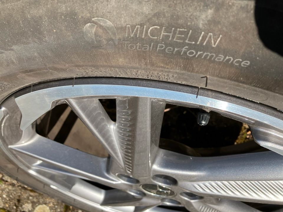 4 x Komplettrad  Felge + Reifen DS7 Roma 19 Zoll Michelin in Stuttgart