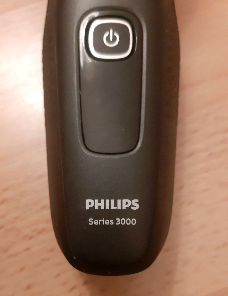 Philips Rasierer Series 3000 Elektrischer Nass- und Trockenrasier in Essen