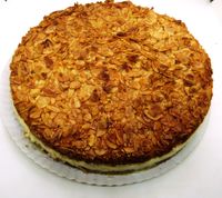 Bienenstich Rund 26cm Kuchen Selbstgebacken Hessen - Grebenstein Vorschau