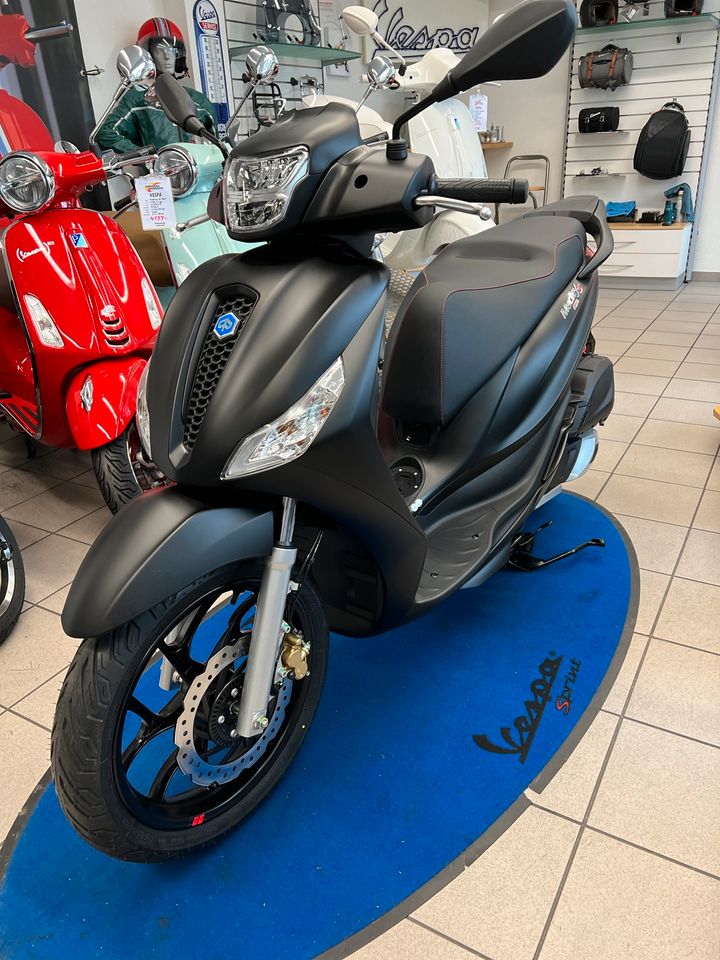 Neu! Piaggio Medley 125 S ABS Euro5 schwarz meteora Roller in Freiburg im Breisgau