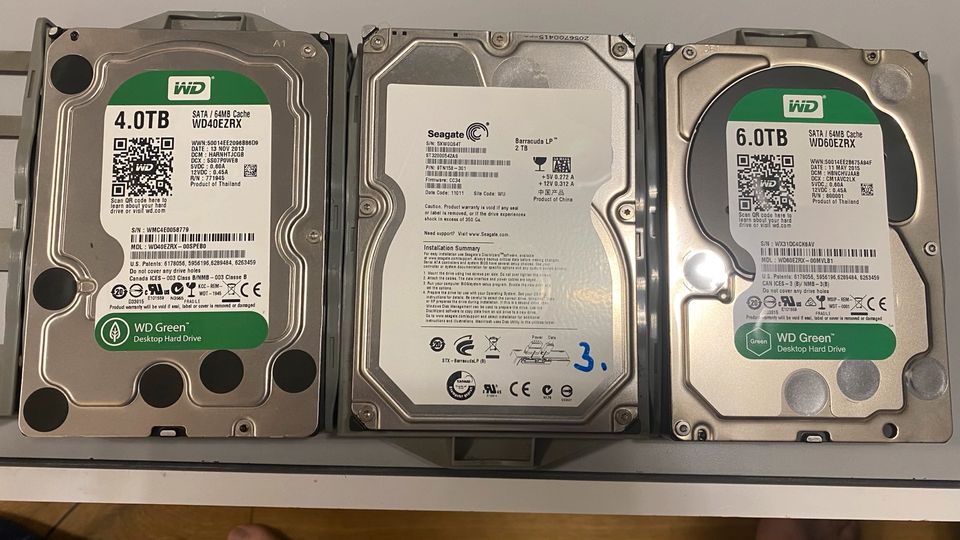 Nas Server Laufwerk Synology DS410j mit 3 Festplatten über 10 TB in München